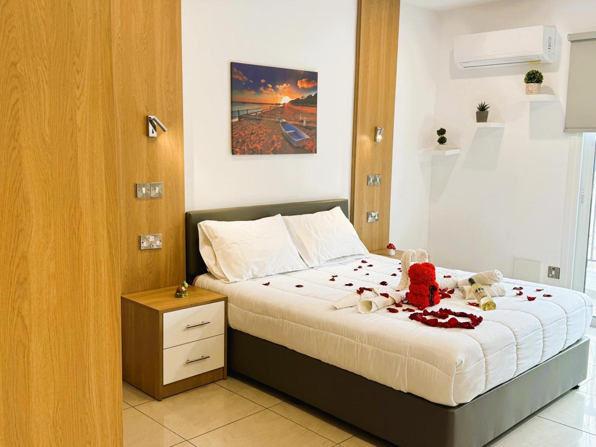 Prime Location! - 400m From The *
