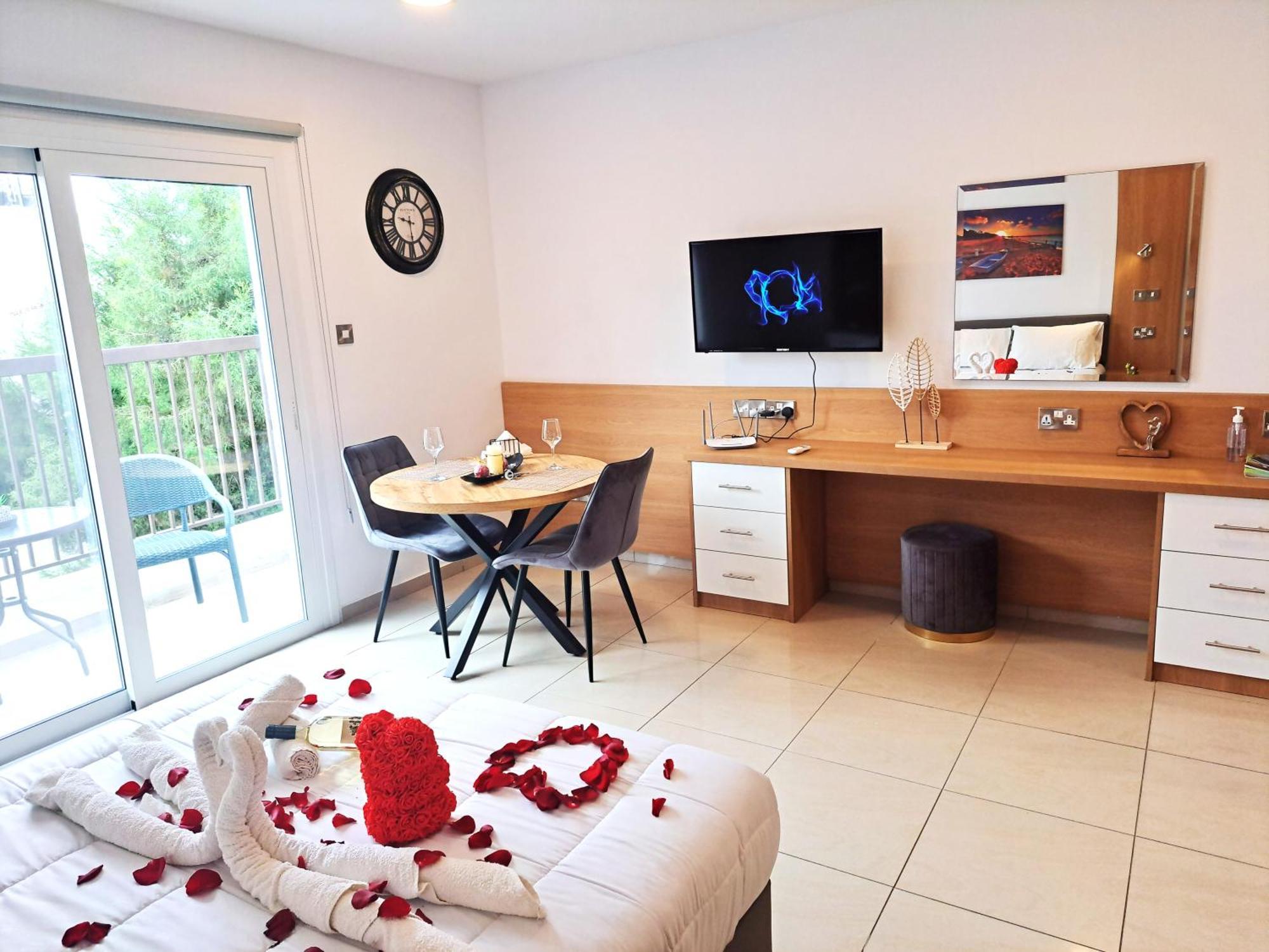 Prime Location! - 400m From The * Pafos